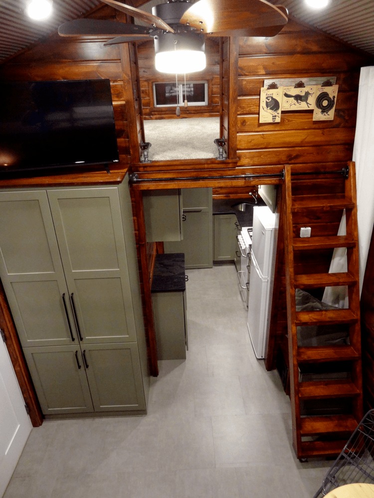 Casper Tiny Cabin (333 Sq Ft) [ TINY HOUSE TOWN ]