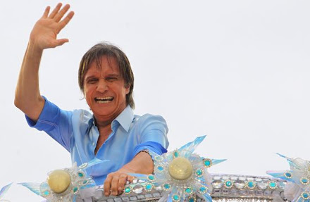 Roberto Carlos fatura com festa de 70 anos