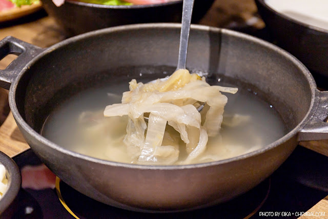 台中海線火鍋新選擇!尚石苑石頭火鍋食材新鮮還免服務費,人潮滿滿趕緊先來卡位!