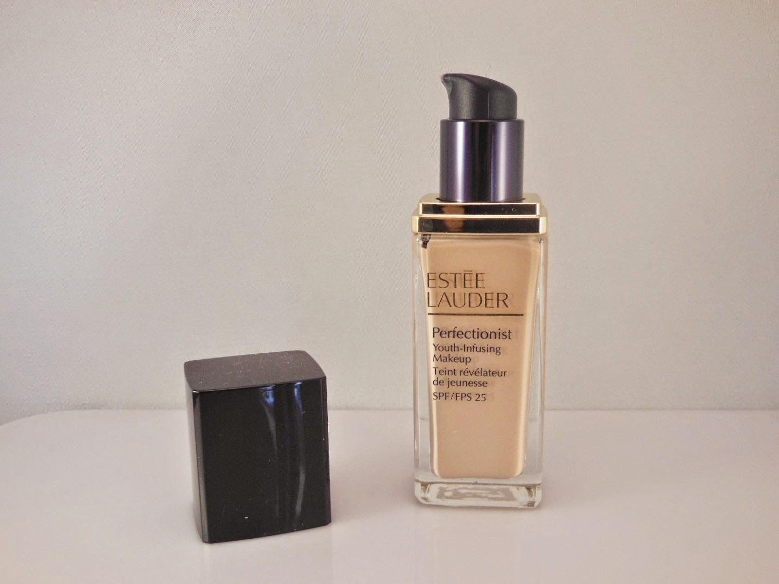 Estee lauder крем для лица 100 ml. Крем эсте лаудер daywear spf 15. Эстель лаудер крем для лица. Estee lauder revitalizing supreme. Эсте лаудер тональный крем.