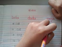 Mengajari Anak Belajar Menulis Sejak Usia Dini