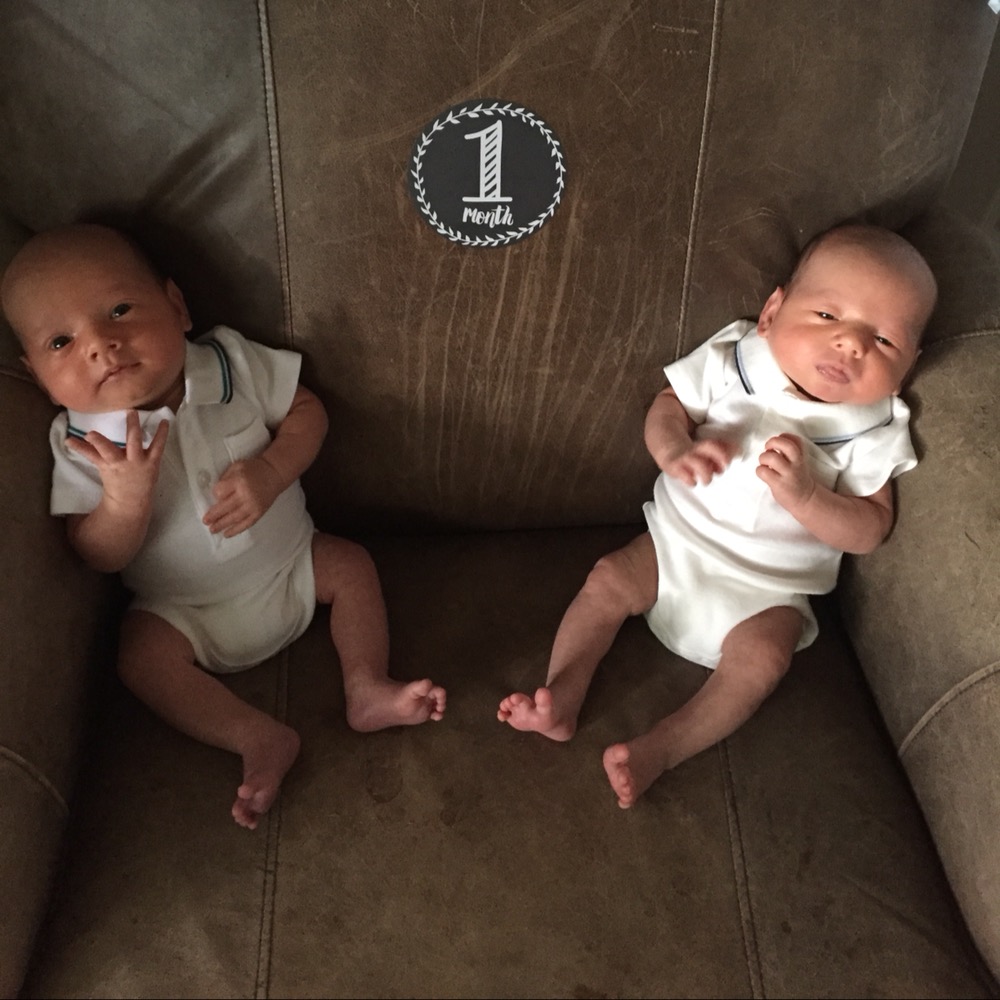 тройняшки идеальный генофонд. тройняшки и четверняшки. генофонд сергиев посад прайс-лист. куры генофонд сергиев посад каталог. 1 месяц двойняшкам.