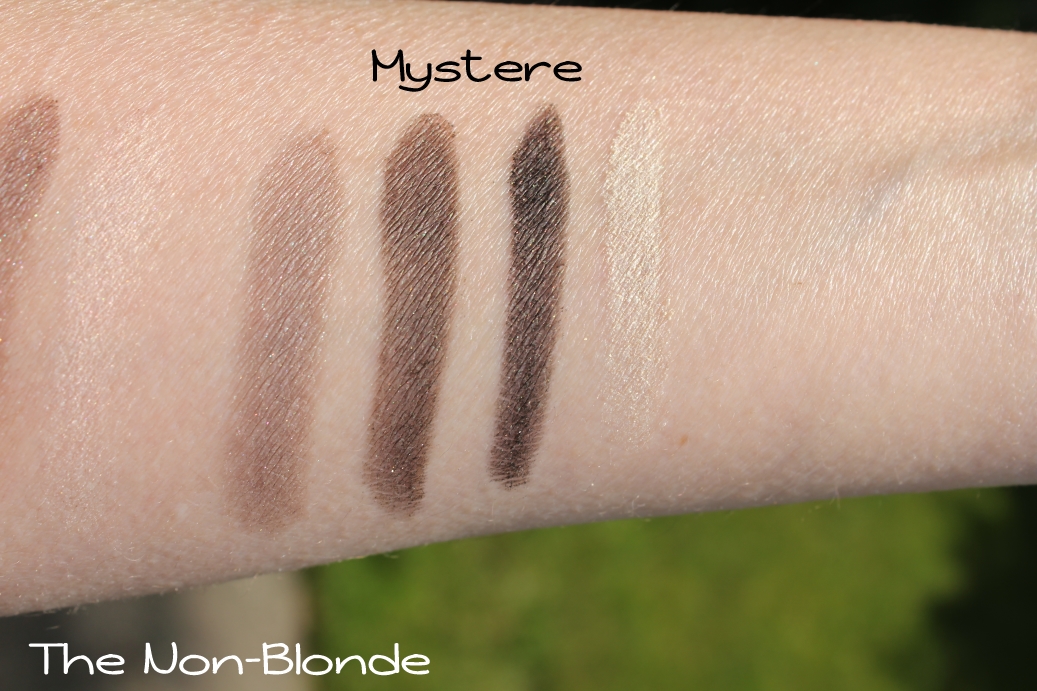 Chanel's MystÃ¨re Les 4 Ombres Quadra Eye Shadow Review and Swatches