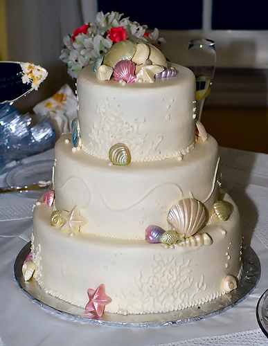 Three Tier Wedding Cake with Seashells To see daily pictures recipes 