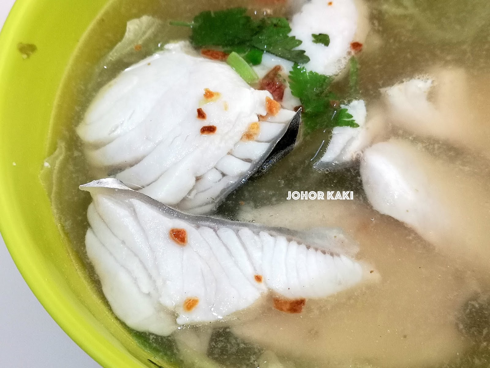 Tale Of Two Fish Soup Stalls Amoy Hawker Centre Han Kee Piao Ji Johor Kaki Travels For Food