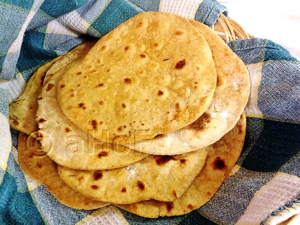 Chapatis, flatbread, Indian bread