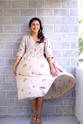 Actress amala paul hot photos Actress amala paul hot photos