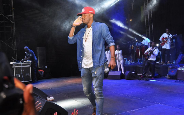 VIDEO:Mashabiki Wadai Fedha zao Baada ya Ali Kiba Kushindwa Kufanya Show Dodoma