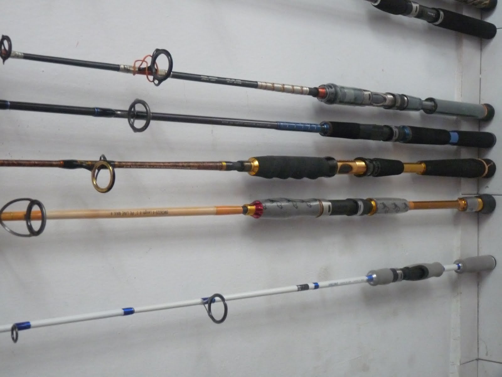 Купить бу рыболовные снасти. Спиннинг winner High Fishing Tackle Art:2010502. Спиннинг Art Custom Rods fwr561-2hm -. Удочка Fish Pole Rod 500. Fishing Tackle удочка 3 метра.