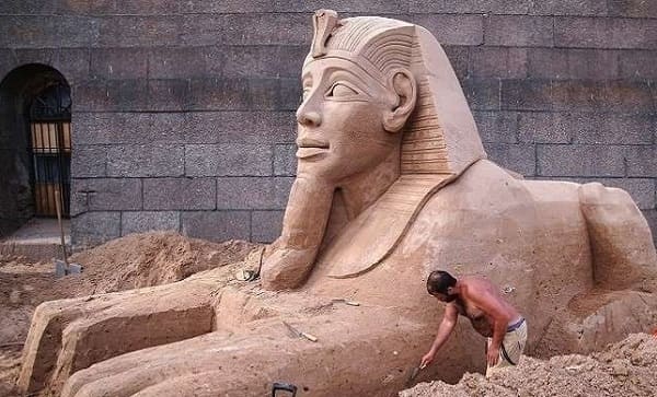 اكتشاف تمثال جديد لـ"أبو الهول" في الأقصر بمصر!