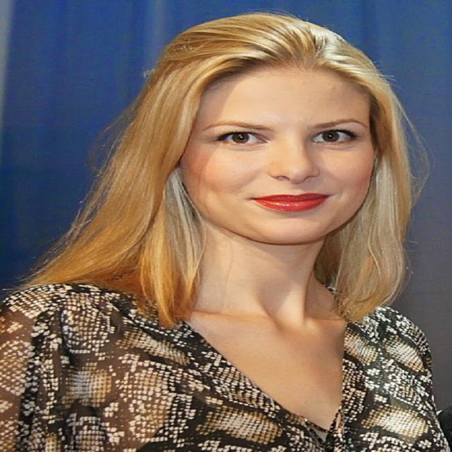 Indus Hair Extensions Reasons For Hair Loss In A Women and How Can