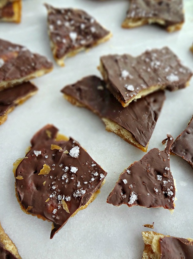 Butter Cracker Toffee {Easy, Nut-free}