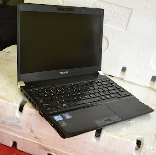 TOSHIBA Portege R830 ( Laptop Slim )