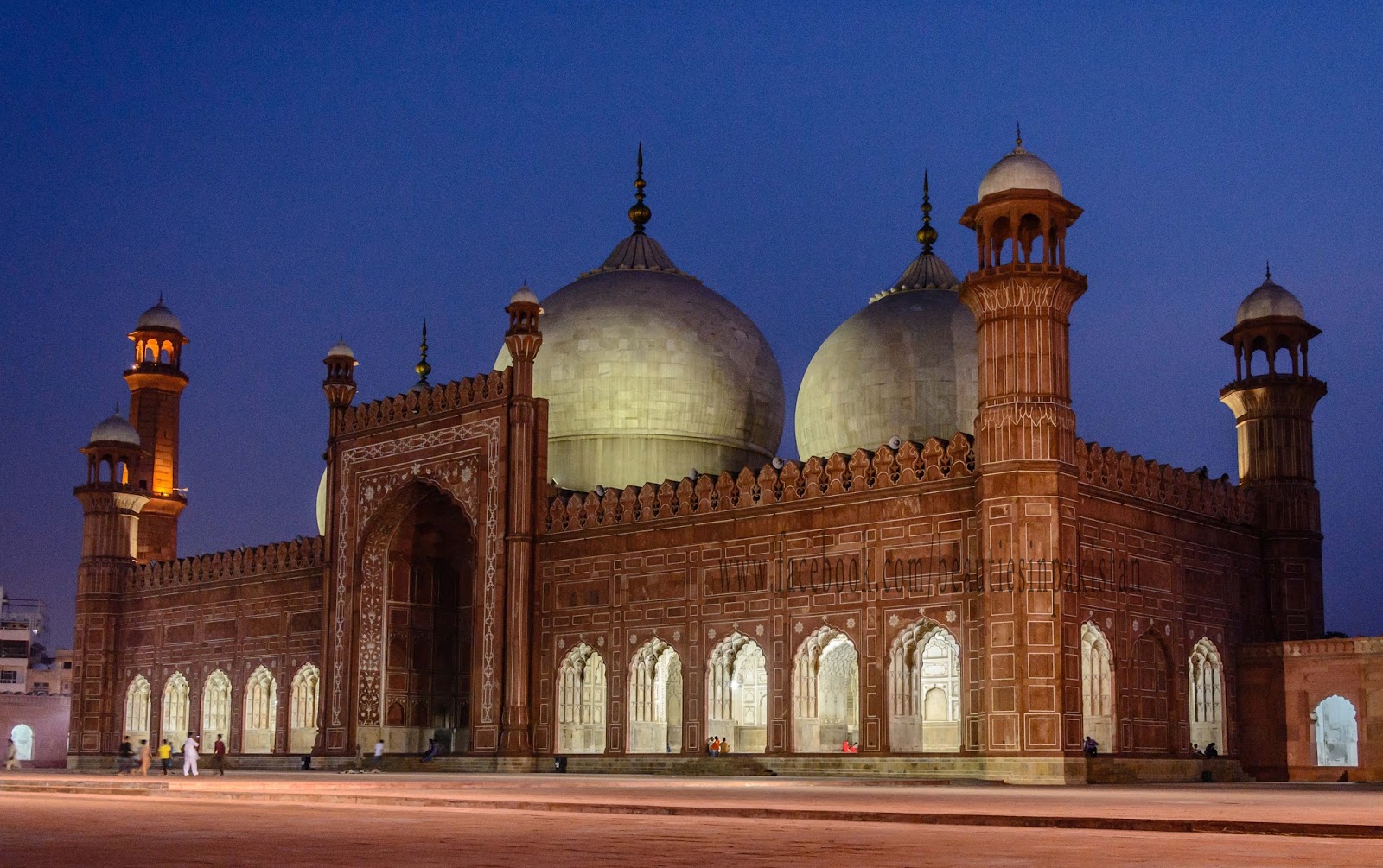 Badshahi Mosque Lahore (Badshahi Masjid Lahore) Beautiful Places In Pakistan