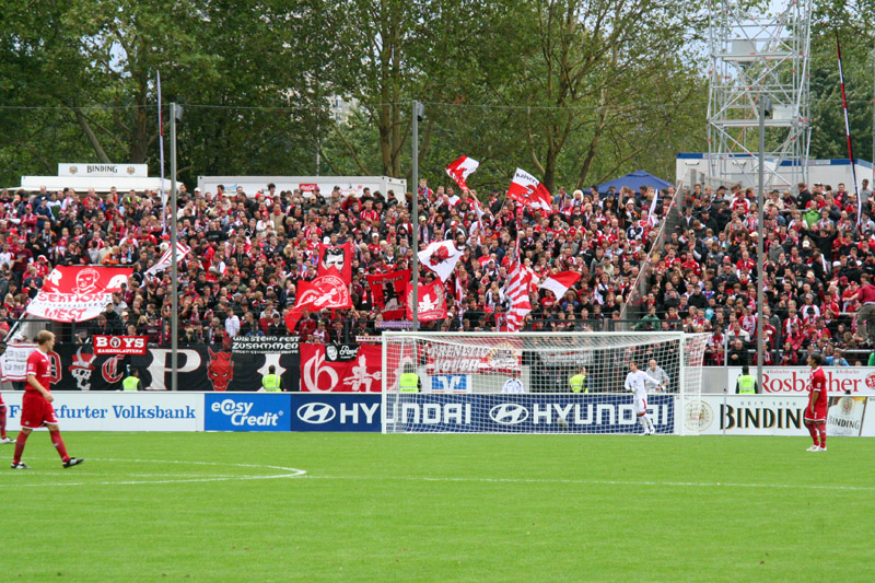 Fanvertretung des 1. FC Kaiserslautern e.V. Mit den Roten