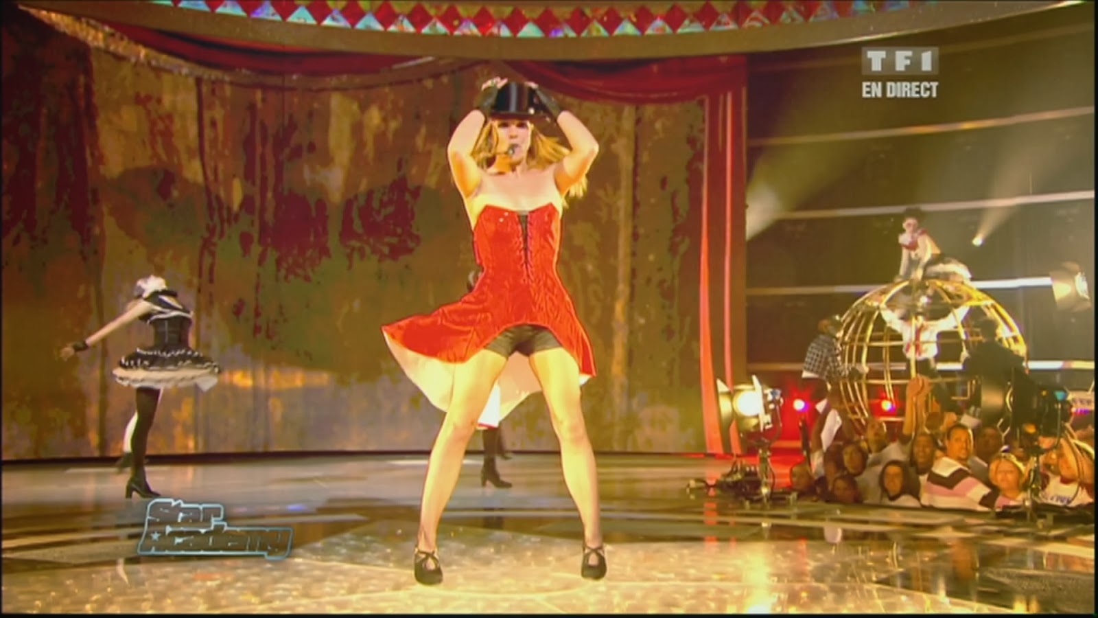 Live Performance Music Videos: Britney Spears - Womanizer (Live @ Star Academy 28-11-2008)
