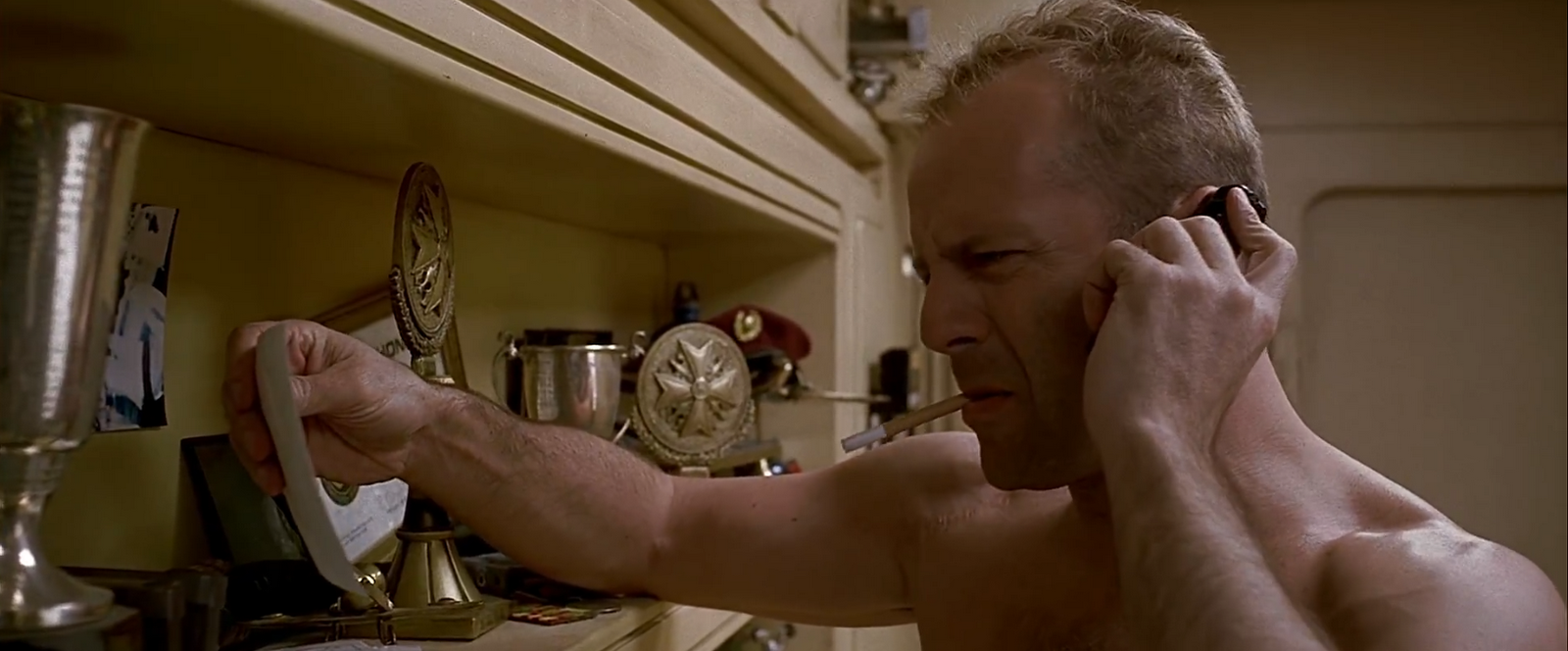 Korben dallas 5 элемент. Брюс уиллис пятый элемент фото. Корбен даллас брюс уиллис. Пятый элемент билли. Пятый элемент корбен даллас.