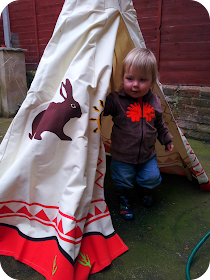 child's wigwam, toddler outdoor play ideas, wigwam