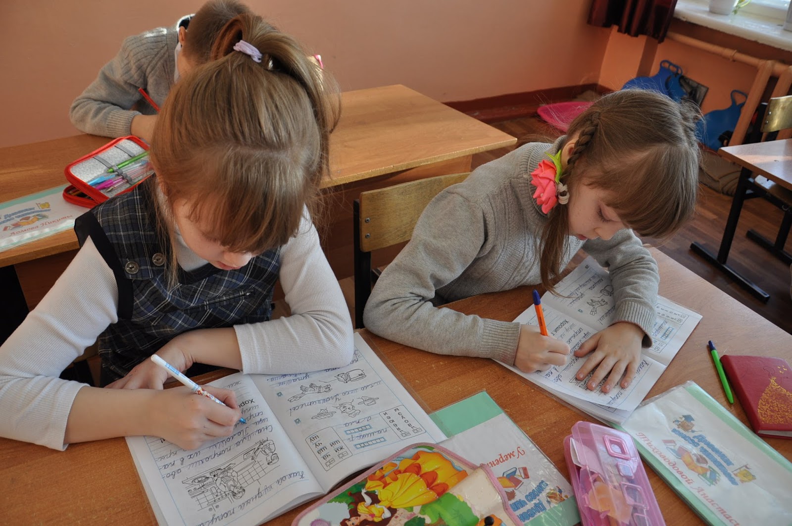 уроки письма в первом классе. письмо 1 класс. урок письма в первом классе. слайд урок письма. урок письма 1 класс.