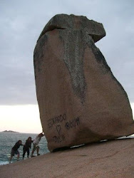 foto clássica Pedra do Frade na Praia do Gi em Laguna