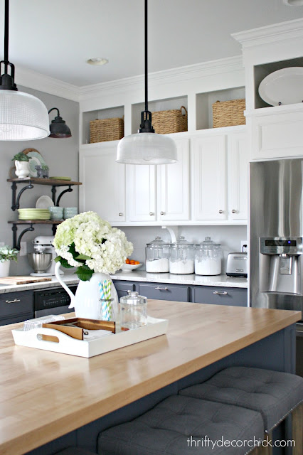 Extending kitchen cabinets to the ceilings