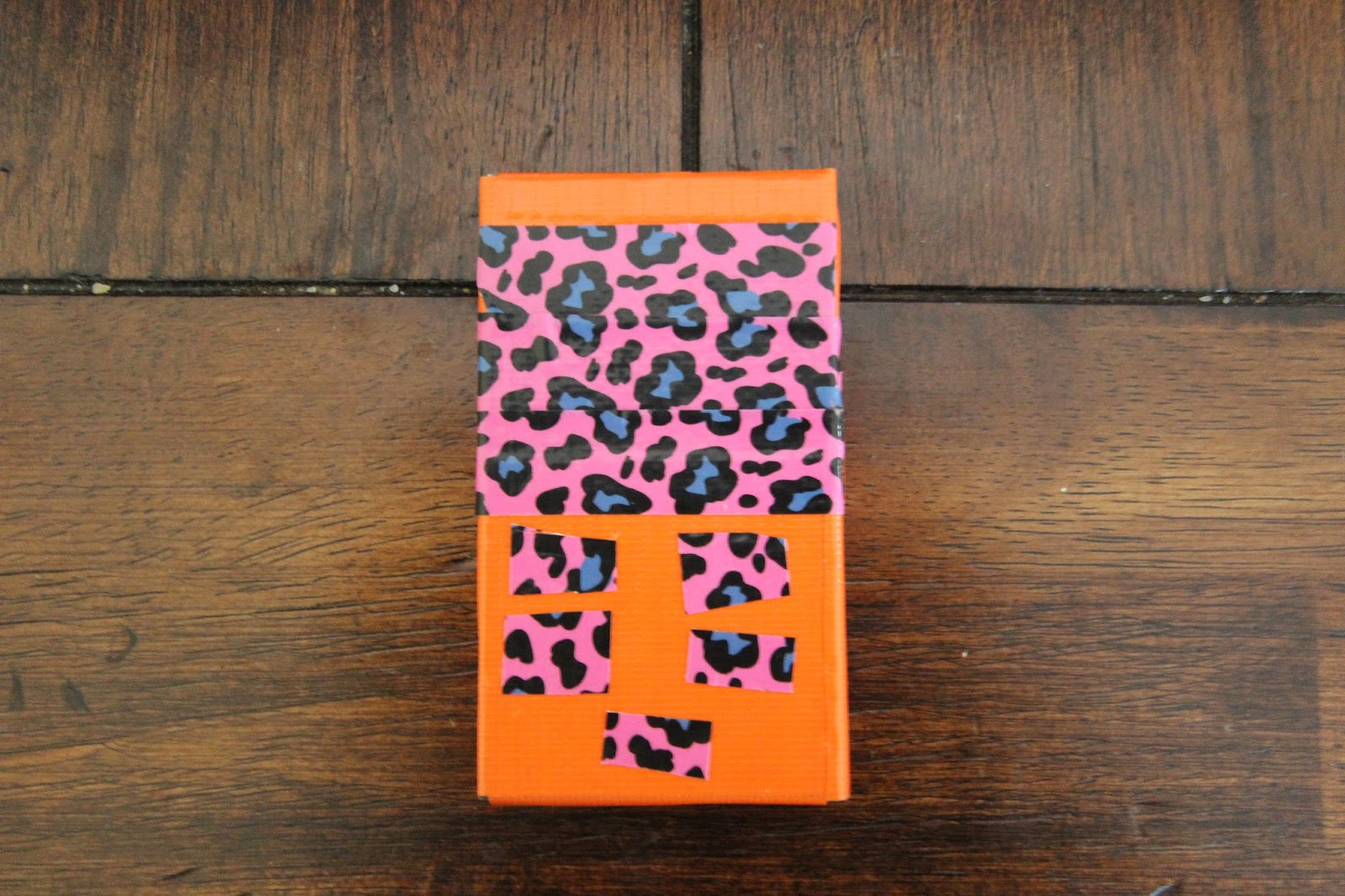 awesome-crafts-for-kids-how-to-make-duct-tape-phones