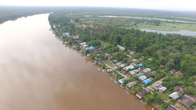 WEEKDAYS TRAVELER: Danau Bulat, Keindahan Tersembunyi di Tengah Rimba