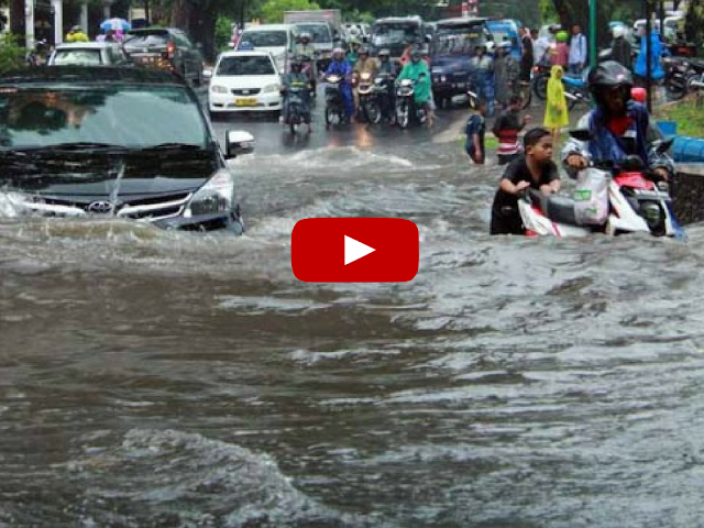 Banjir di Malang, Mirip Sungai Deras Setinggi Dada Orang Dewasa