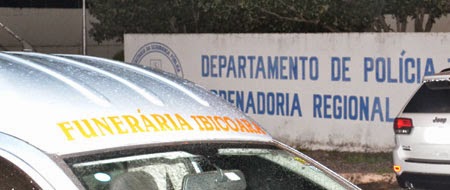 O corpo do jovem foi encaminhado por uma funerária ao IML de Brumado para ser necropsiado. (Foto e fonte: Informebarra.com.br)