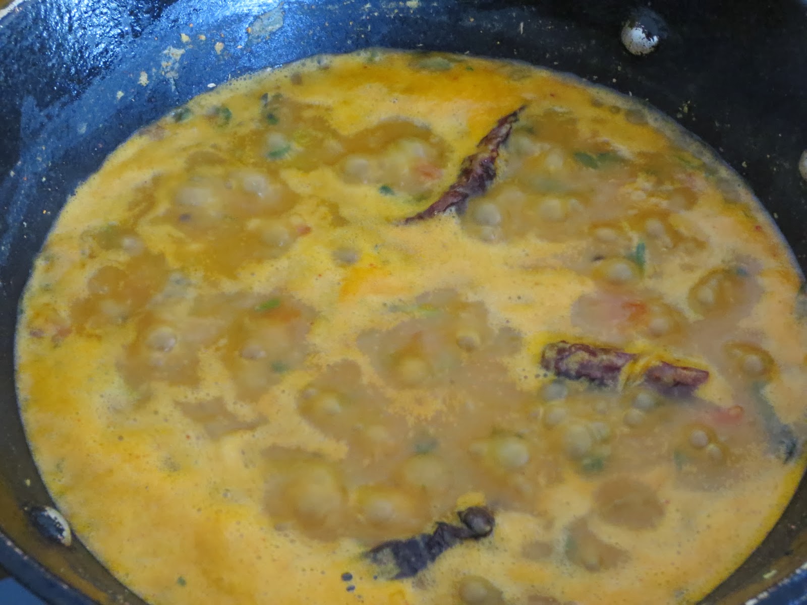 Alasande kalu huli / Cowpea sambar ~ Enjoy cooking
