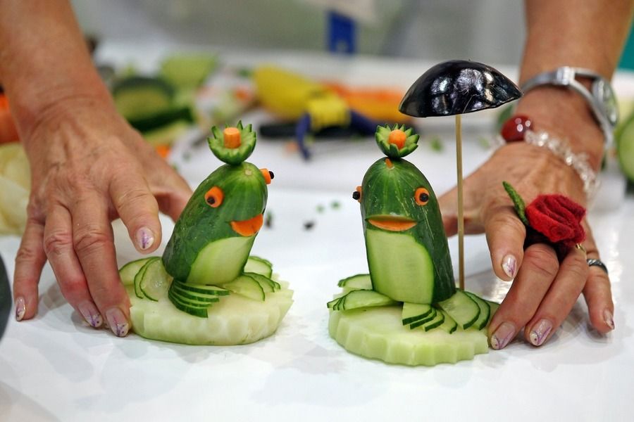 Damn n Crazy Carving of vegetables carving