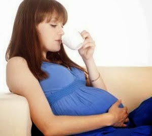 Makanan dan Minuman yang Kurang Baik Bagi Ibu Hamil Makanan dan Minuman yang Kurang Baik Bagi Ibu Hamil