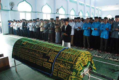 Tata Cara Sholat Jenazah Dilengkapi Arab Dan Artinya Aswaja Muda