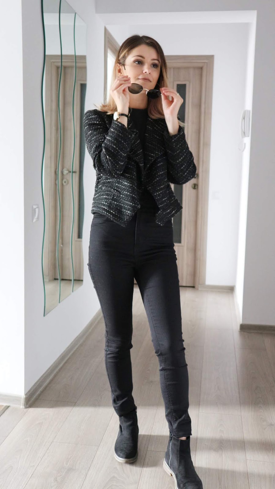 black outfit for autumn
