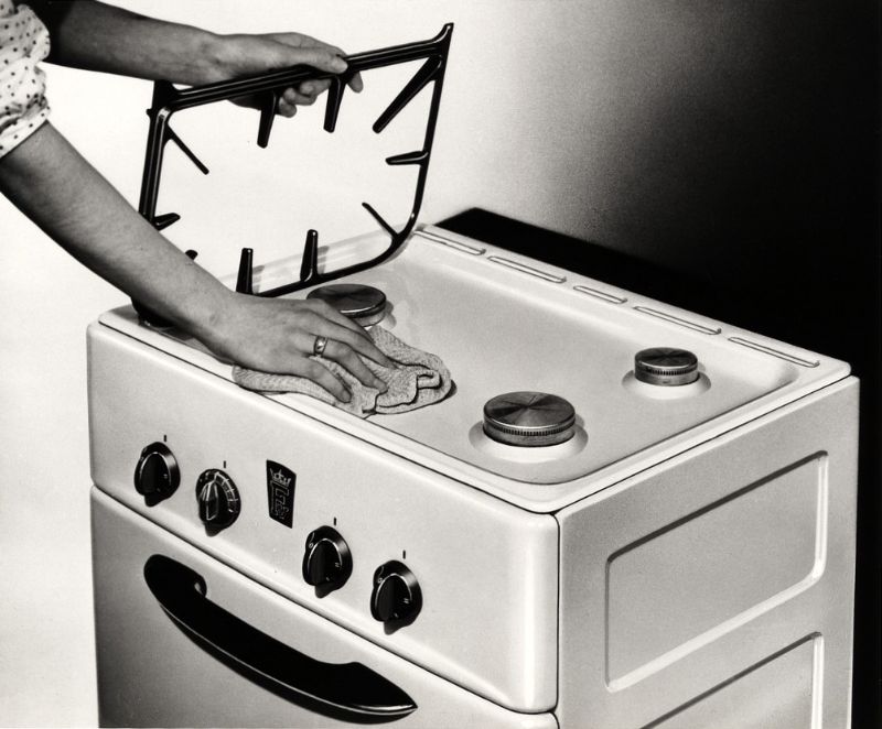 Advertising Photos of Women With Gas and Electric Stoves in the 1950s