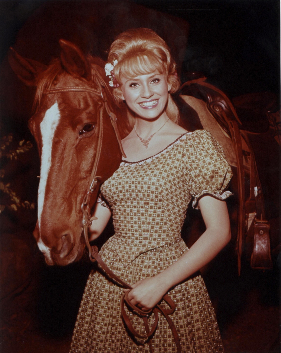 Melody Patterson, pictorial.