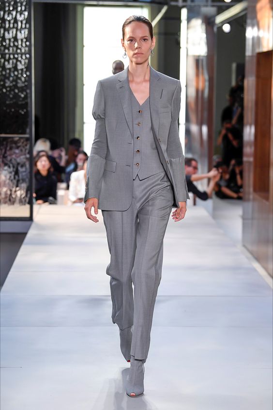 Tendenze moda 2019: il tailleur pantalone - GLAM STYLE
