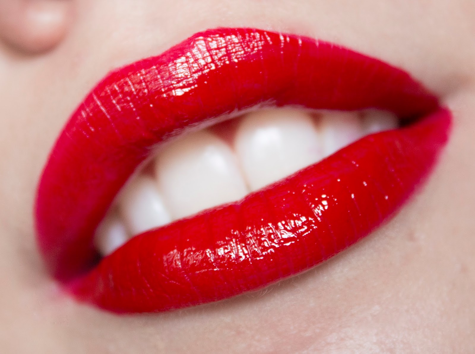 губы без помады. красивая улыбка. губы девушки. губы девушки. 4 губы.