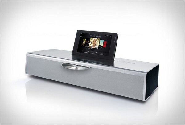 MultiTouch display iPhone Dock