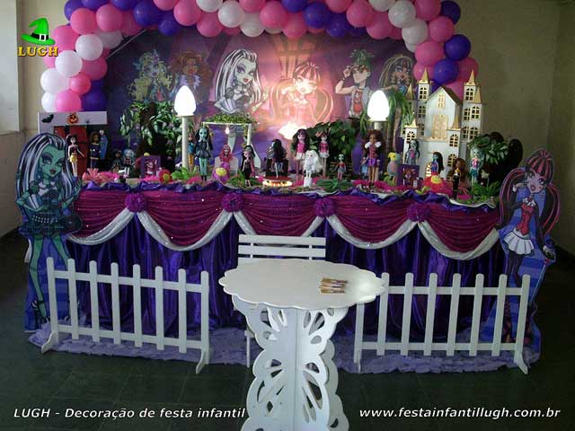 Mesa decorada luxo -Decoração de aniversário Monster High Mesa decorada luxo de tecido - Decoração de aniversário Monster High para festa infantil feminina