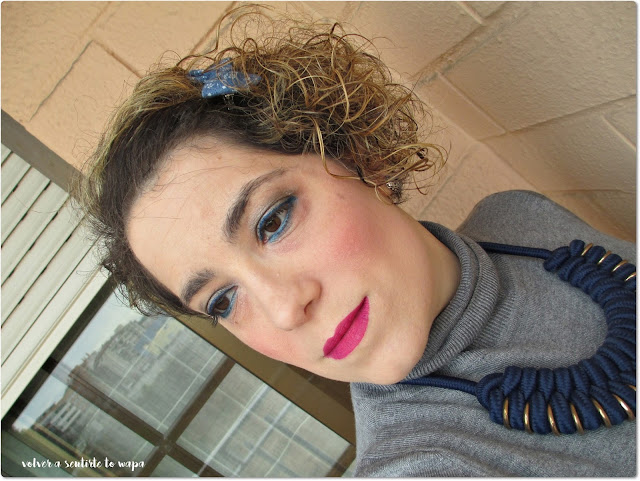 Maquillaje Azul & Plata y Labios Rosas - ArtDeco