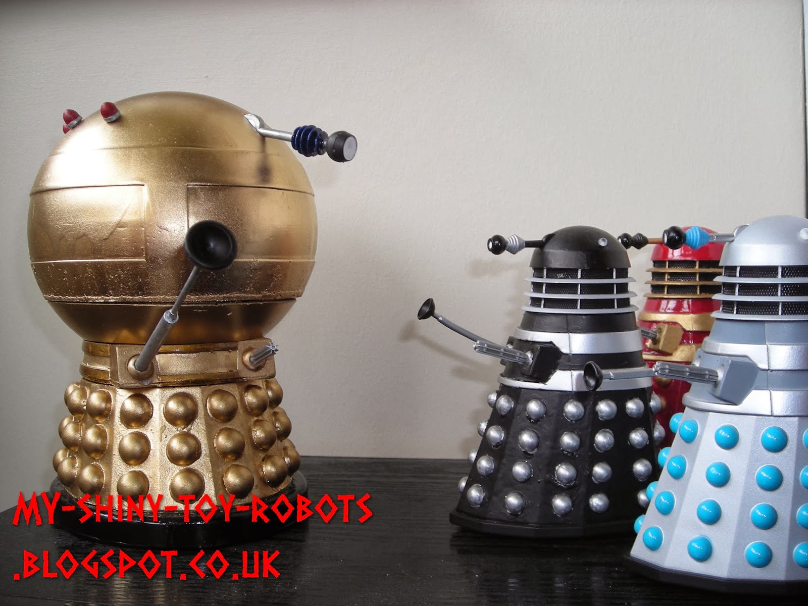 Commanding the Daleks
