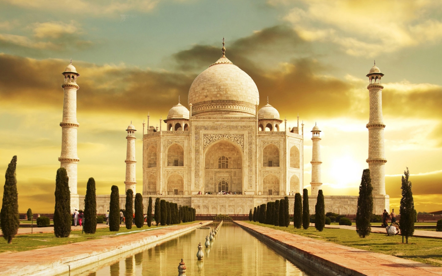 http://2.bp.blogspot.com/-NSNx2qxqSDo/UIQoYQCsLzI/AAAAAAAAAVg/dVmX75CKBrM/s1600/New+Taj+Mahal+HD+Wallpapers.jpeg