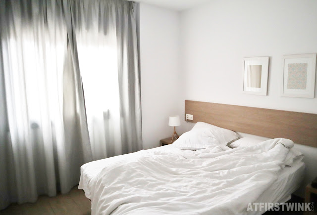 Feel at home plaza apartments barcelona bedroom