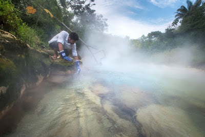 Врящата река в Перу - срам за науката Mayantuyacu-boiling-river-510