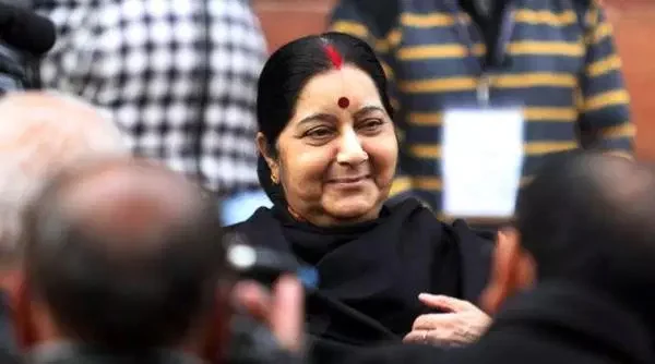 1 million downloads in two days: Sushma Swaraj’s passport seva mobile app a big hi, New Delhi, News, Passport, Technology, Mobile Phone, Police, Application, Complaint, National
