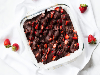 25 Sensational Strawberry Recipes...both sweet and savory!  Cakes, pies, bars, drinks, salads, brownies, tarts and more!  Save this post for strawberry season. (sweetandsavoryfood.com)