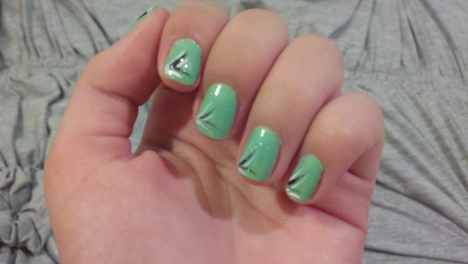 islandbeauty33! Nail of The Day Mint/Sea Foam Green!