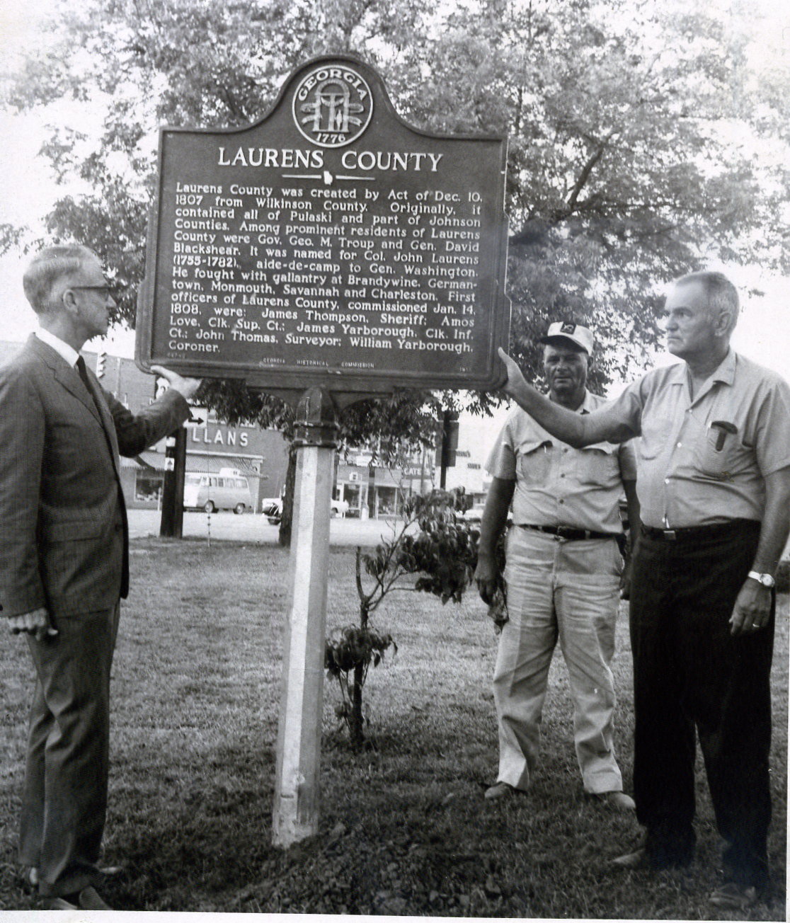 IMAGES OF OUR PAST LAURENS COUNTY HISTORICAL MARKER COURTHOUSE