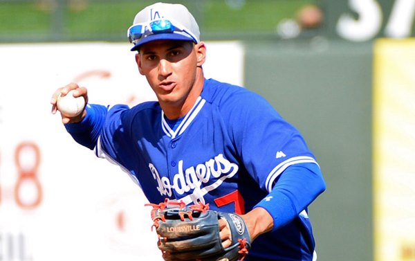 Alexander Guerrero, que está bateando un mundo en Japón, pudiera ser la solución inmediata para varios equipos de la MLB, en especial para los Marlins Alexander Guerrero, que está bateando un mundo en Japón, pudiera ser la solución inmediata para varios equipos de la MLB, en especial para los Marlins
